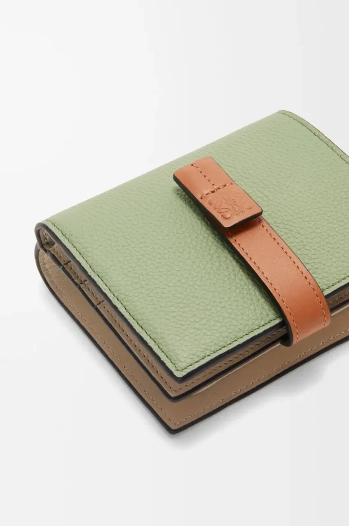Compact zip wallet in soft grained calfskin Rosemary/Tan