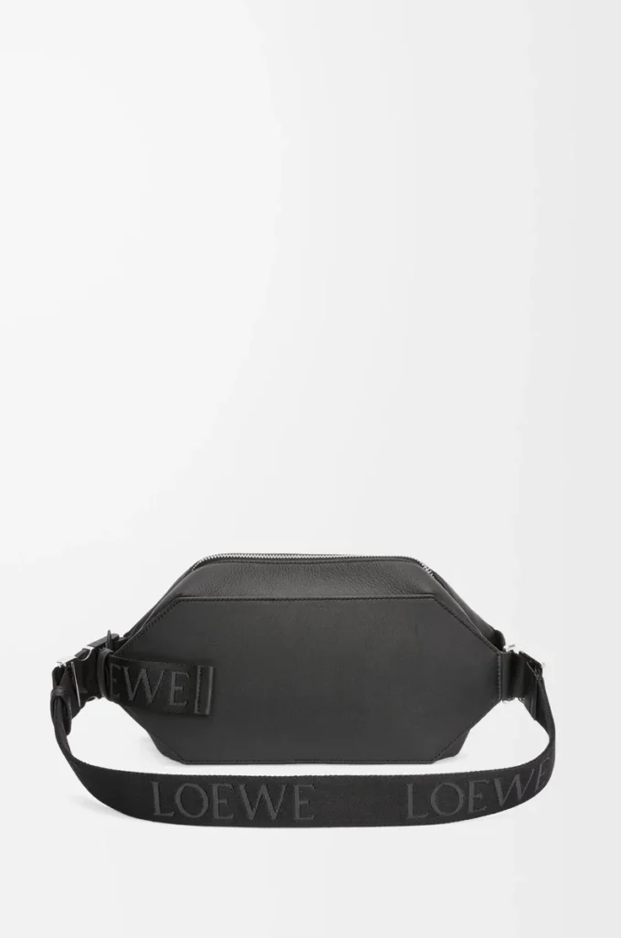 Convertible sling in classic calfskin Black