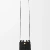 Drawstring pocket in raffia Black