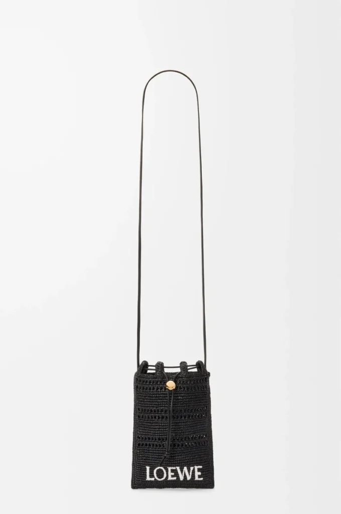 Drawstring pocket in raffia Black