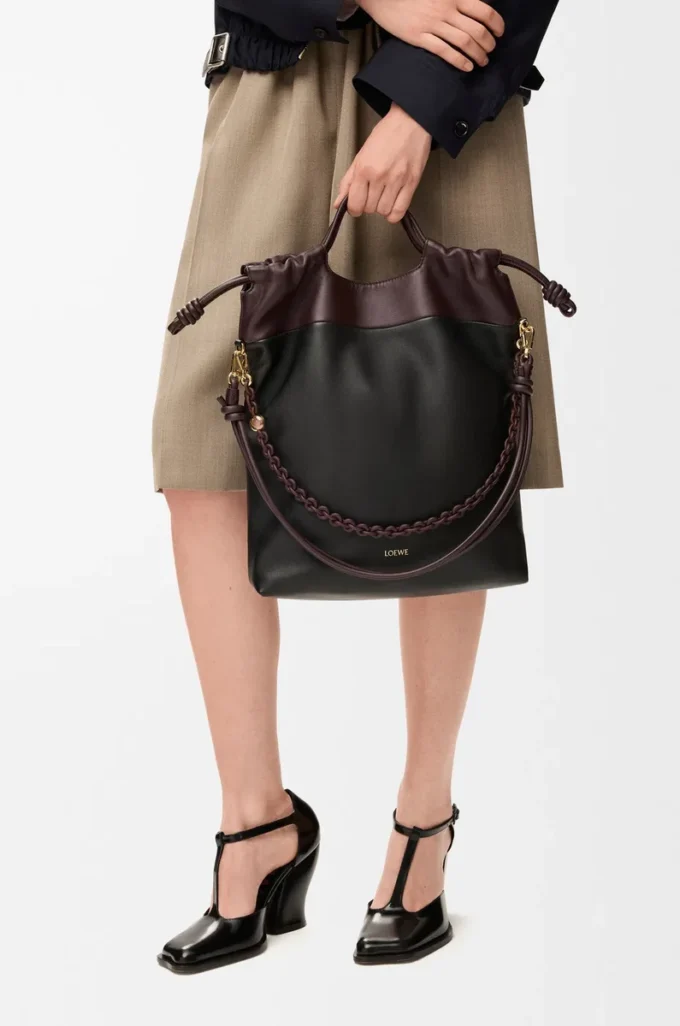 Flamenco purse tote in mellow nappa lambskin Black/Dark Chestnut