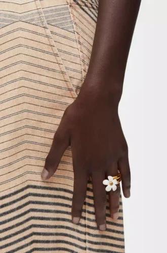 Flor ring in sterling silver and enamel Gold/White