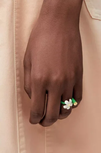 Flor ring in sterling silver and enamel Gold/White
