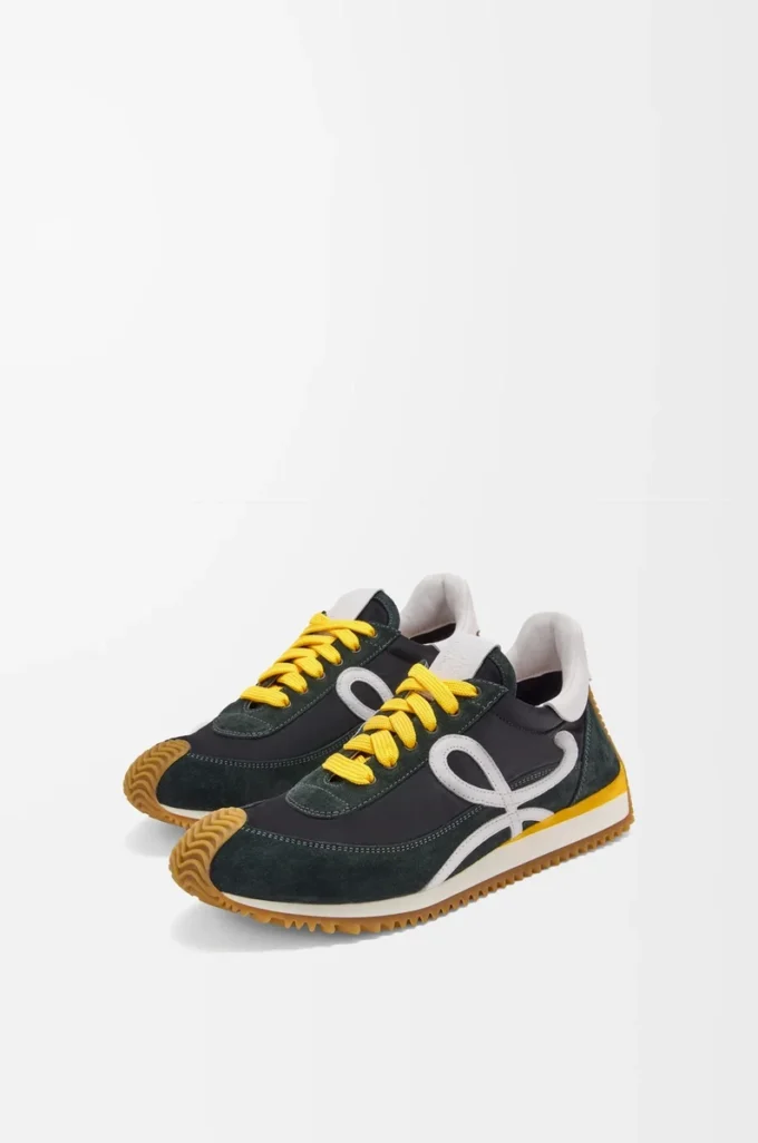 Flow Runner 2.0 in nylon and suede Black/White/Khaki