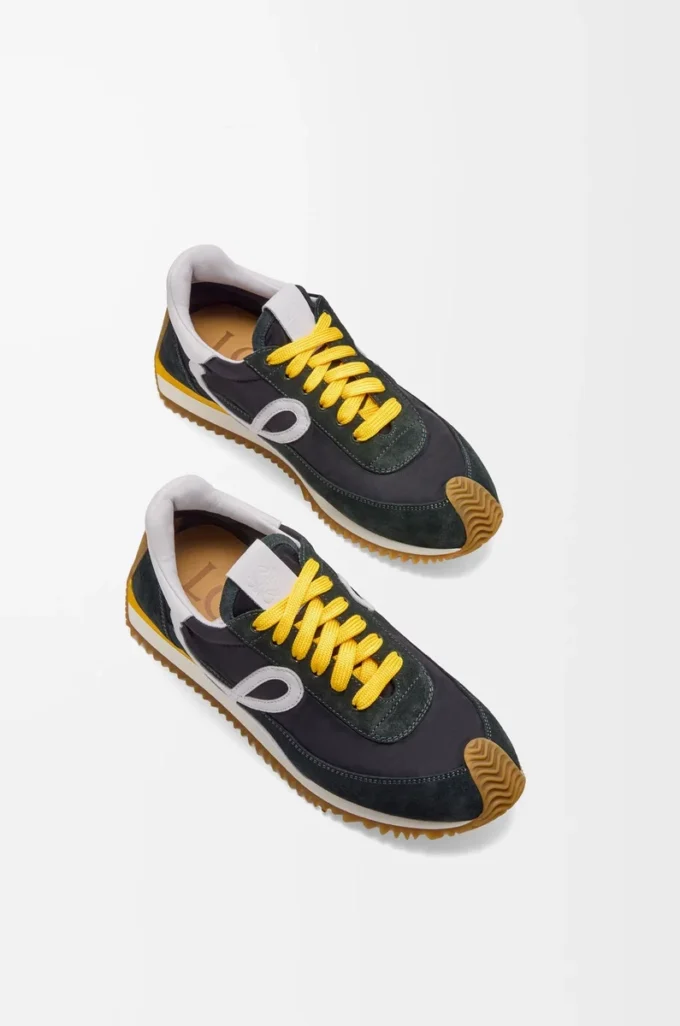 Flow Runner 2.0 in nylon and suede Black/White/Khaki