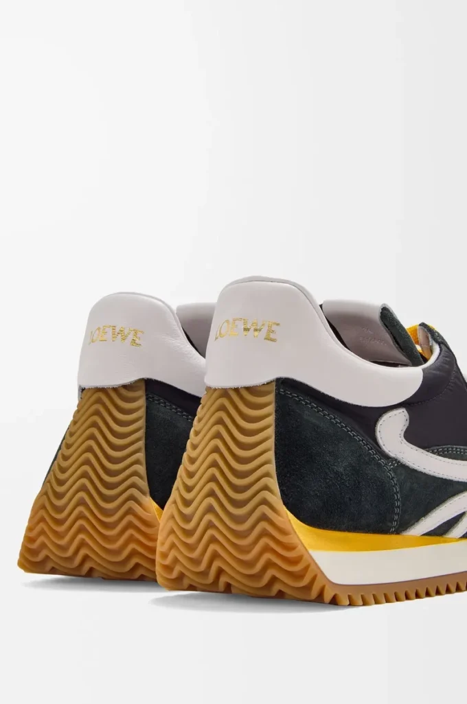 Flow Runner 2.0 in nylon and suede Black/White/Khaki