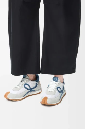 Flow Runner 2.0 in nylon and suede White/Light Denim