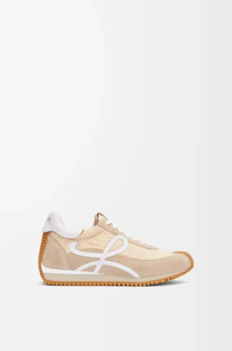 Flow Runner in nylon and suede Light Powder