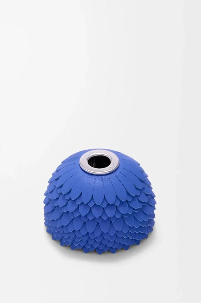 Flower charm in calfskin Seaside Blue