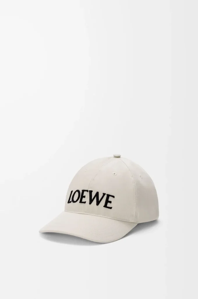 Futurist Cat cap in cotton Soft White/Black