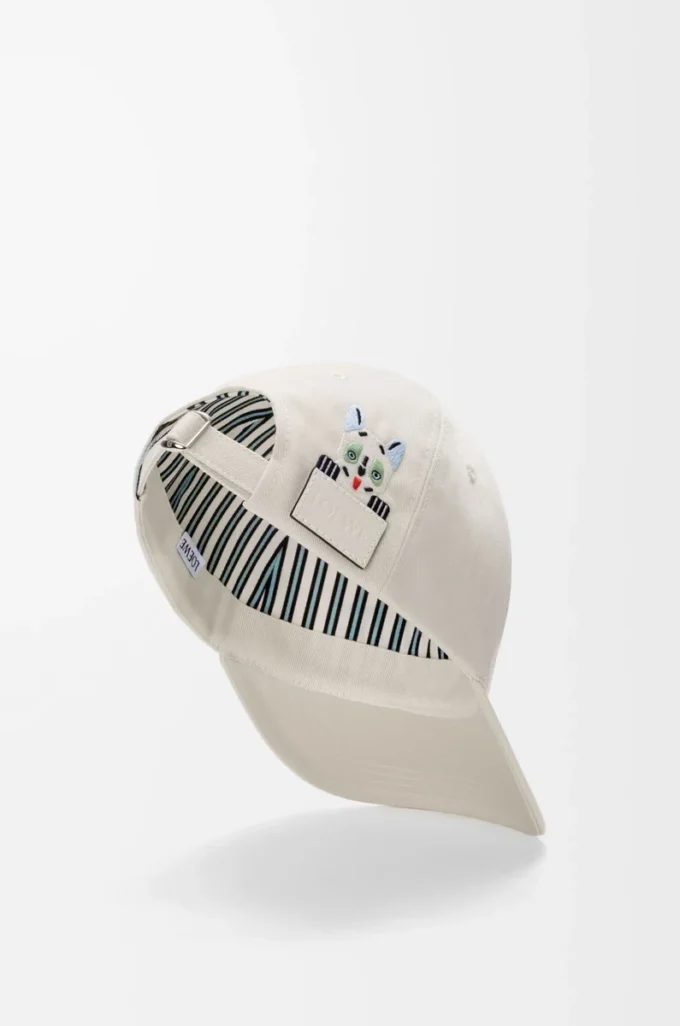 Futurist Cat cap in cotton Soft White/Black