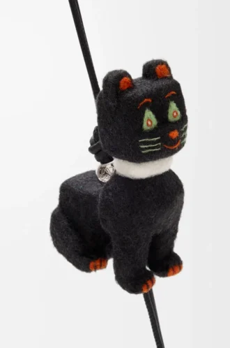 Futurist Cat charm in felt Black/Orange
