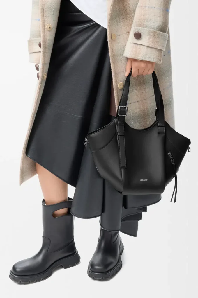 Hammock Flip bag in classic calfskin Black Hammock Flip bag in classic calfskin Black