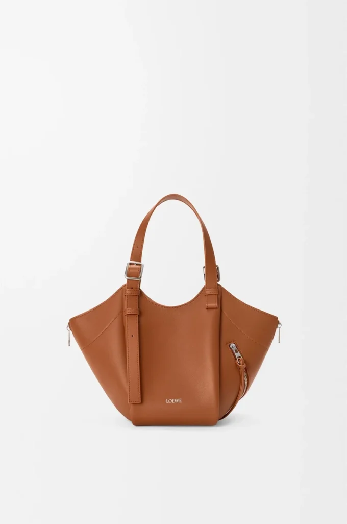 Hammock Flip bag in classic calfskin Squirrel Hammock Flip bag in classic calfskin Squirrel