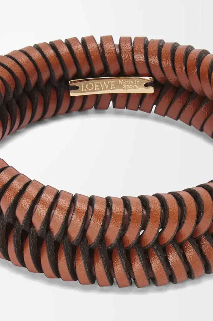 Interlock bangle in classic calfskin Tan