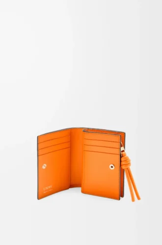 Knot compact wallet in shiny nappa calfskin Black/Bright Orange