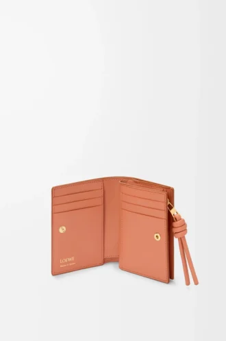 Knot compact wallet in shiny nappa calfskin Tan/Papaya
