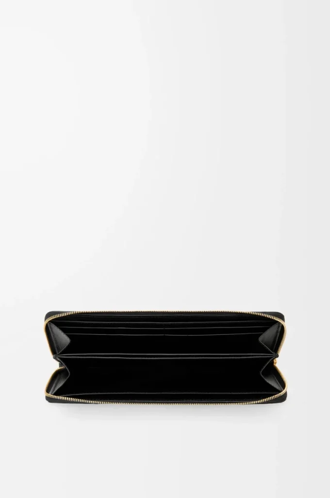 Knot slim zip around wallet in eel Black