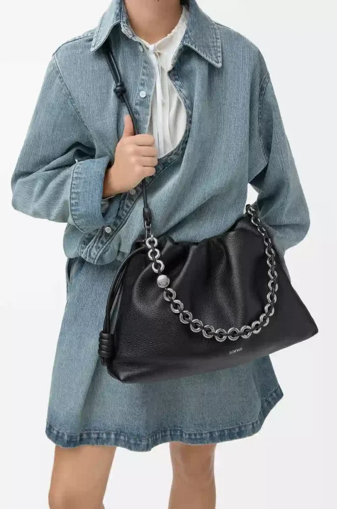 Large Flamenco purse in fine grained calfskin Black