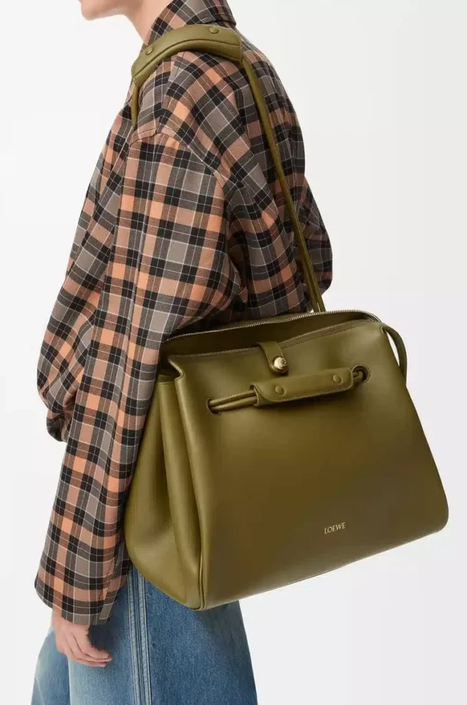 Large Madrid bag in supple calfskin Olive