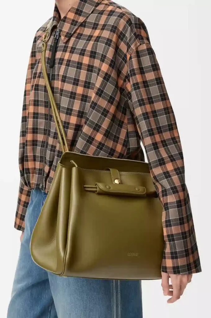 Large Madrid bag in supple calfskin Olive
