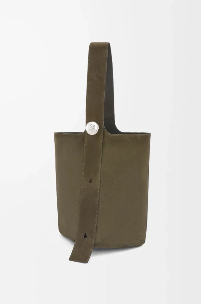 Large Pebble bucket bag in suede calfskin Dark Olive