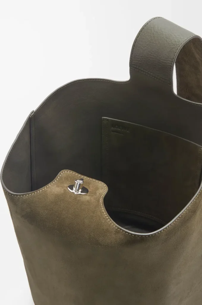 Large Pebble bucket bag in suede calfskin Dark Olive