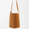 Large Pebble bucket bag in suede calfskin Tobacco