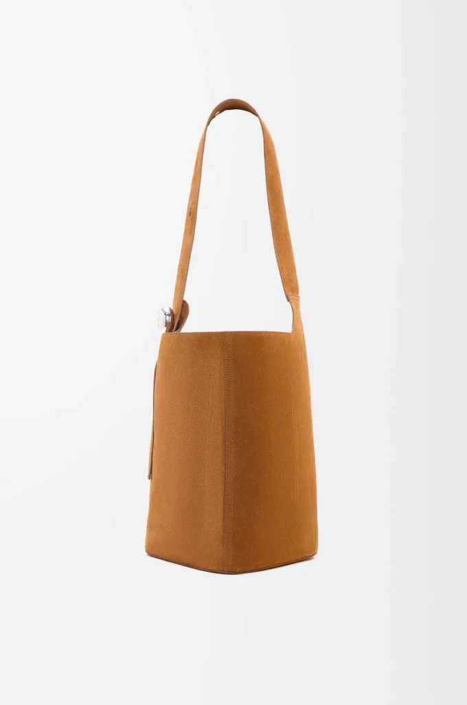 Large Pebble bucket bag in suede calfskin Tobacco