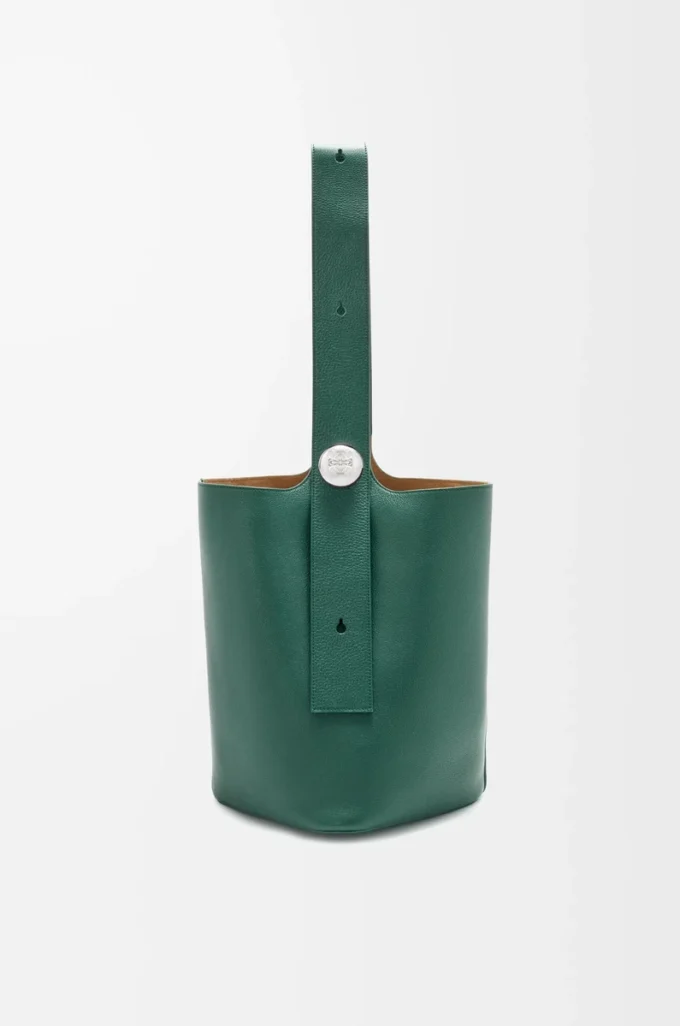 Large Pebble bucket in supple grained calfskin Evergreen
