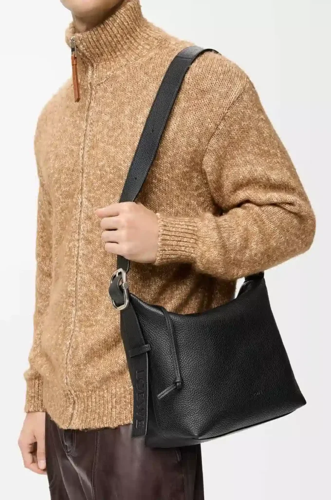 Loop hobo in supple grained calfskin Black