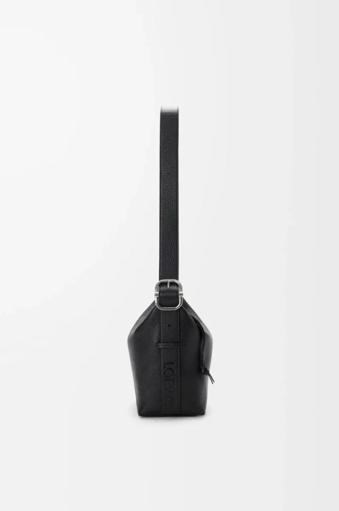 Loop hobo in supple grained calfskin Black