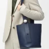 Medium Pebble bucket in smooth calfskin Abyss Blue