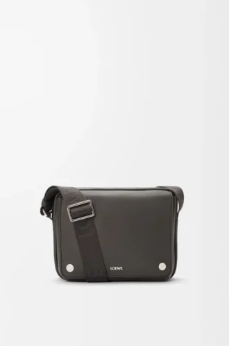 Medium Pebble messenger bag in smooth calfskin Dark Grey