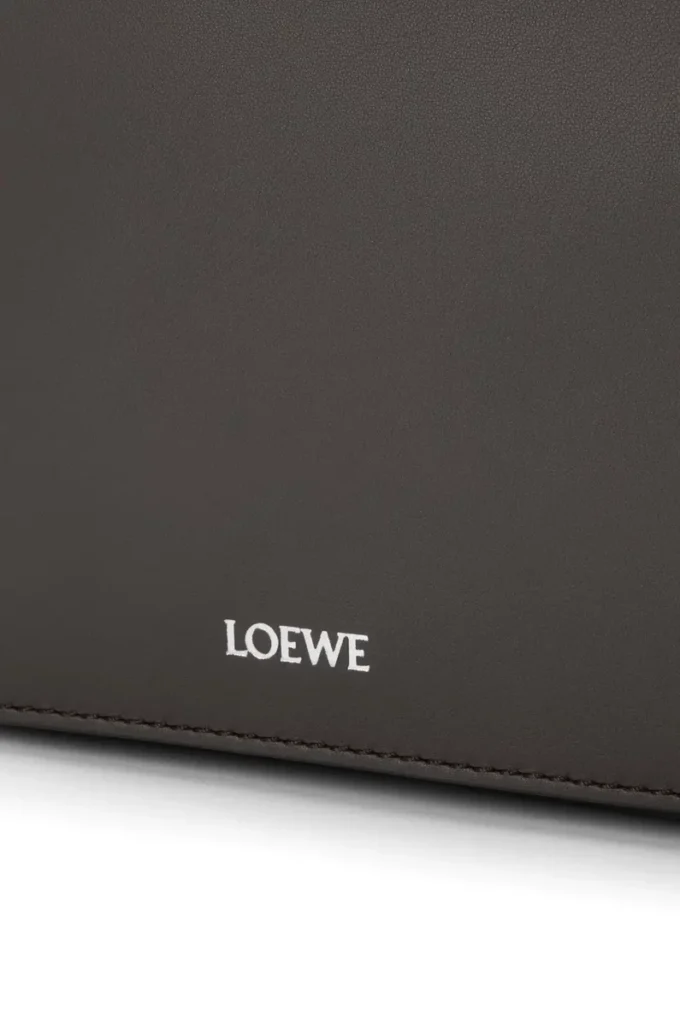 Medium Pebble messenger bag in smooth calfskin Dark Grey