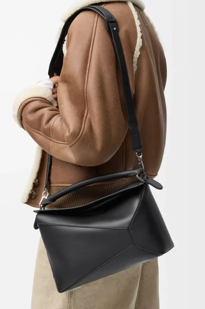 Medium Puzzle Edge bag in classic calfskin Black