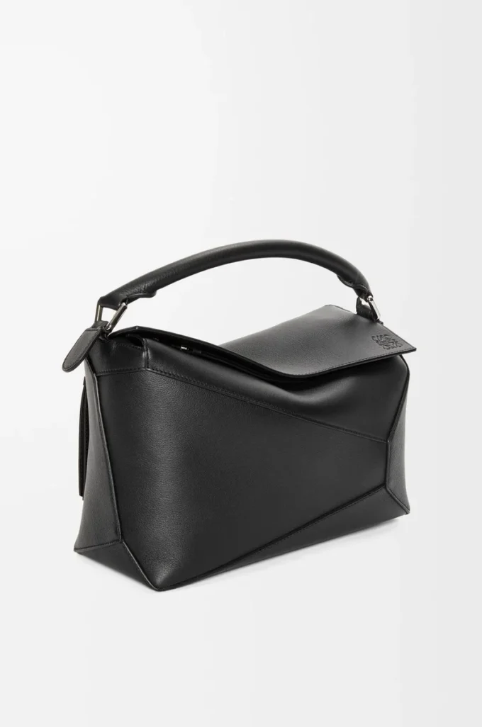 Medium Puzzle Edge bag in classic calfskin Black
