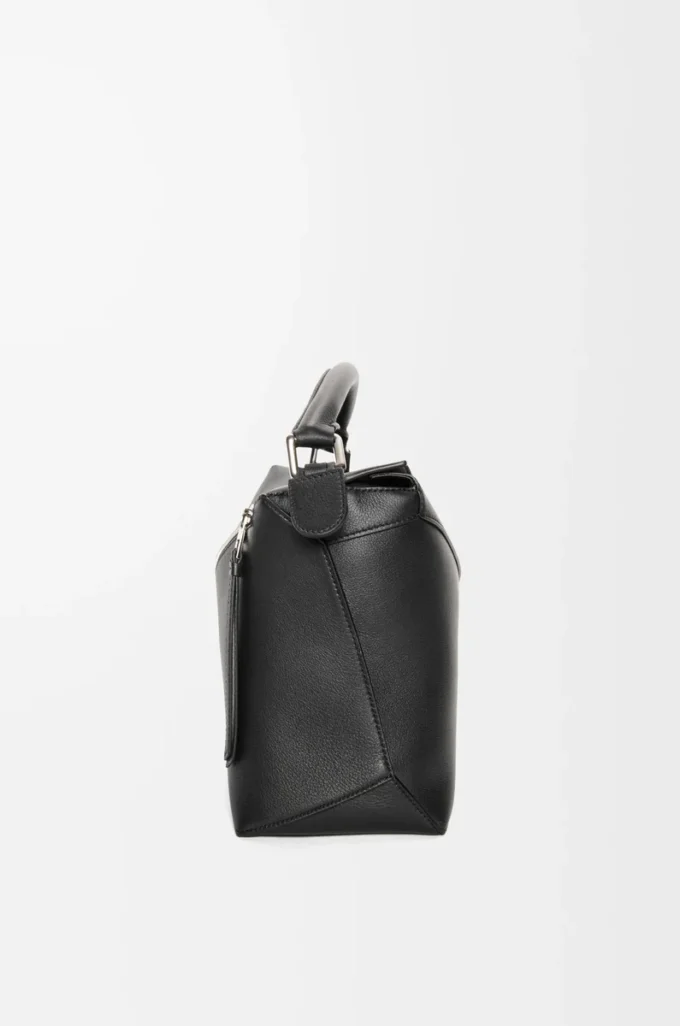 Medium Puzzle Edge bag in classic calfskin Black
