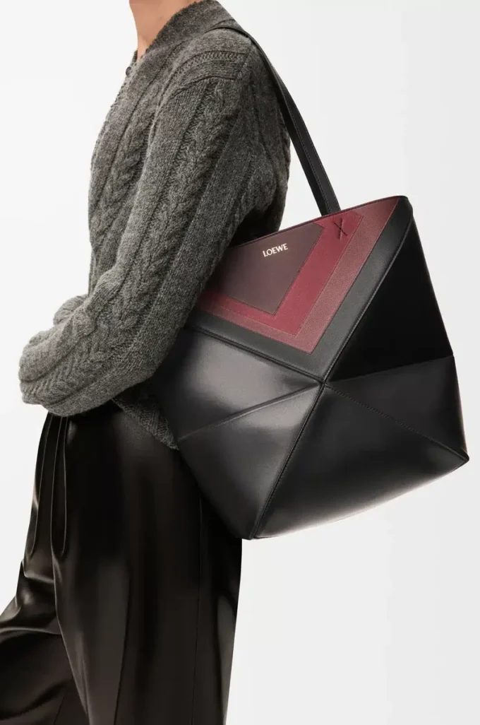 Medium Puzzle Fold tote in nappa calfskin Black/Burgundy