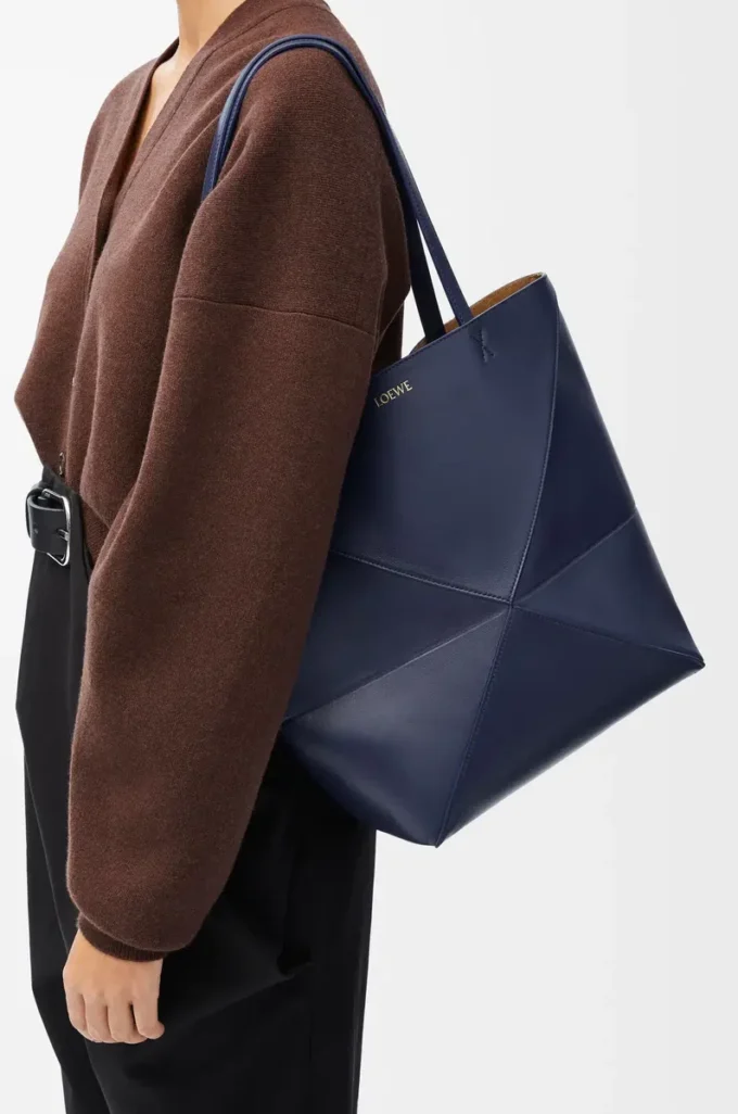Medium Puzzle Fold tote in shiny calfskin Abyss Blue