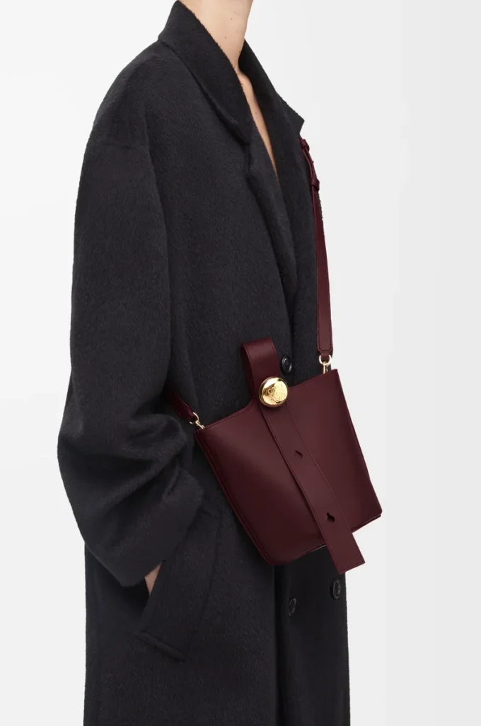 Mini Pebble bucket in smooth calfskin Dark Burgundy