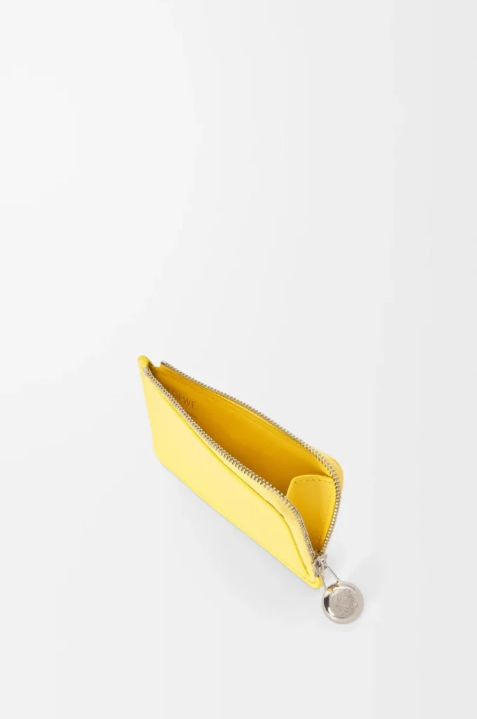 Pebble coin cardholder in shiny nappa calfskin Baby Corn Pebble coin cardholder in shiny nappa calfskin Baby Corn