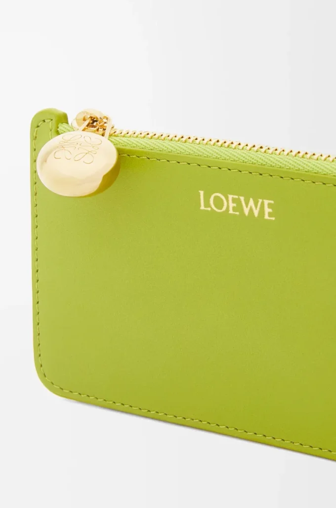 Pebble coin cardholder in shiny nappa calfskin Meadow Green Pebble coin cardholder in shiny nappa calfskin Meadow Green