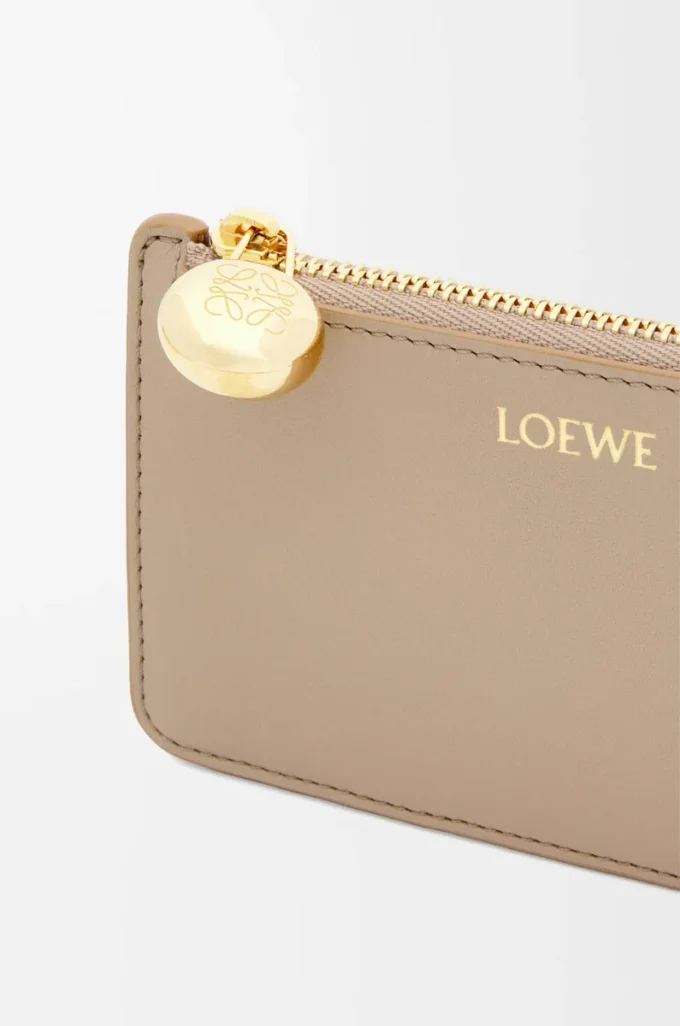 Pebble coin cardholder in shiny nappa calfskin Sand Pebble coin cardholder in shiny nappa calfskin Sand