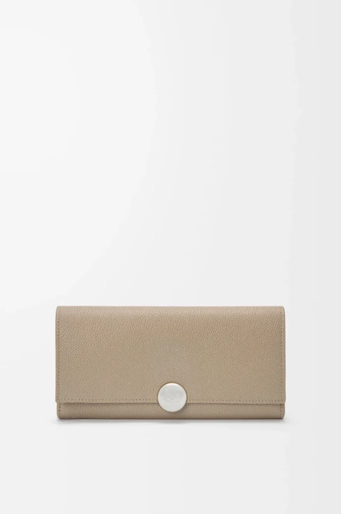 Pebble continental wallet in mini grain calfskin Clay