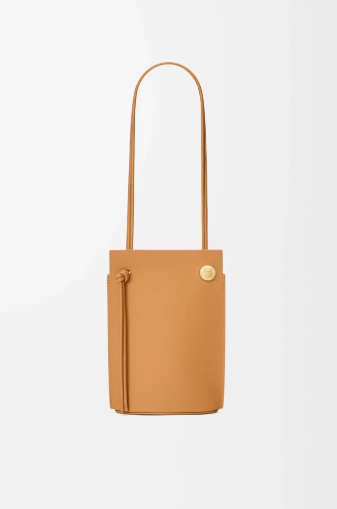 Pebble Dice pocket in classic calfskin Warm Desert