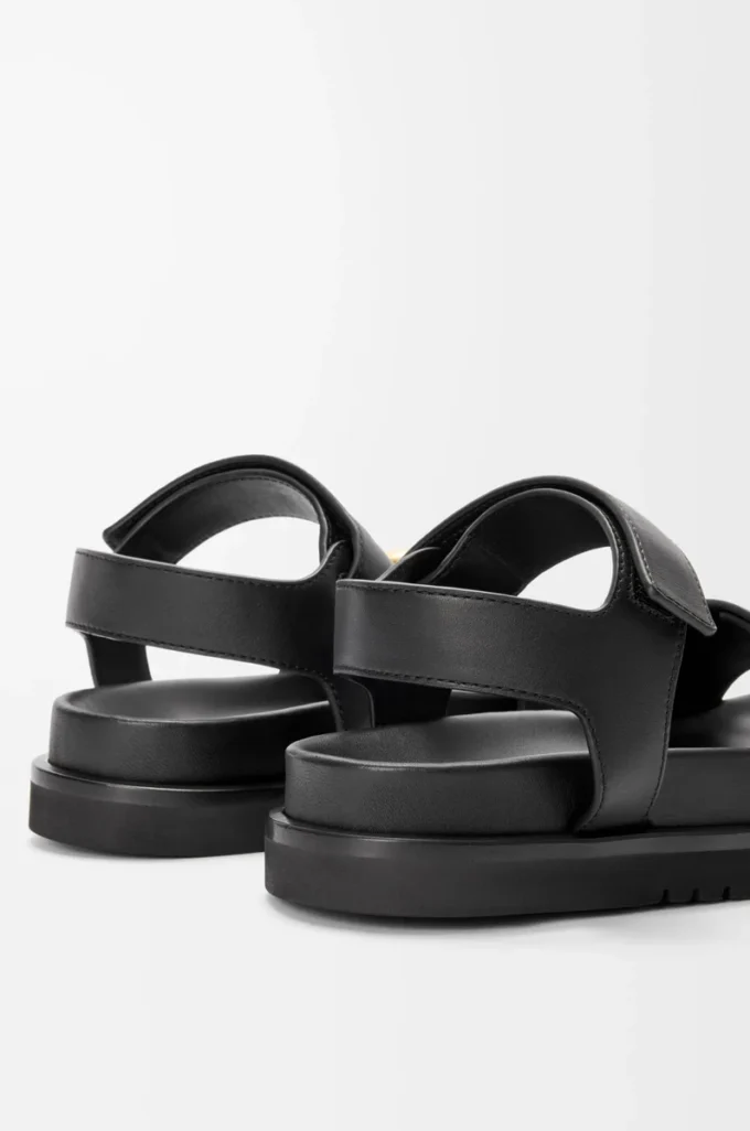 Pebble fussbett sandal in soft calfskin Black