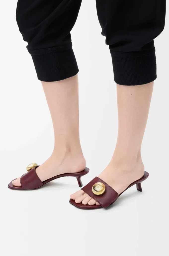 Pebble slide in soft calfskin Burgundy