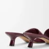 Pebble slide in soft calfskin Burgundy