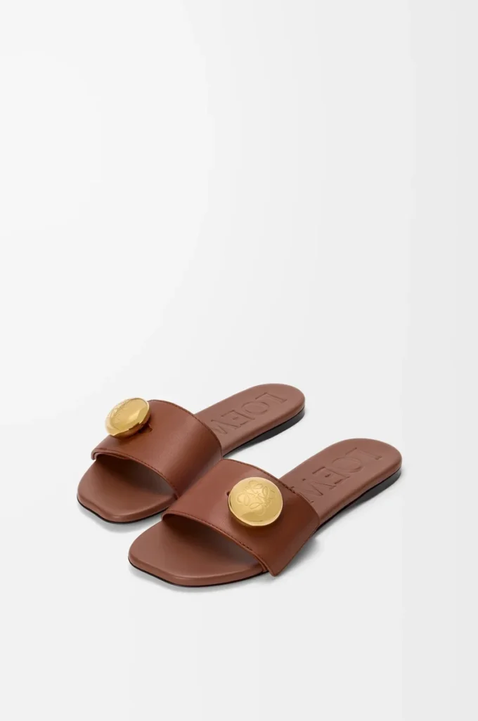 Pebble slide in soft calfskin Rust